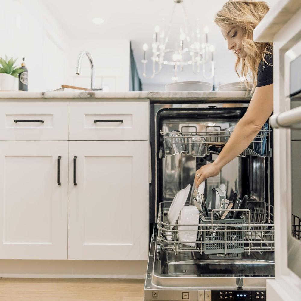 ZLINE 24 in. Top Control Built-In Dishwasher with Satin Stainless Steel Panel and Stainless Steel Tub with Modern Style Handle, 52dBa (DW-SN-24)